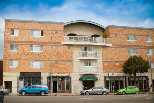 Kingswood Apartments